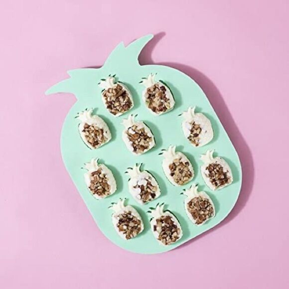 ✨ HP✨Blush Pineapple Ice Cube Tray✨ - Picture 1 of 6